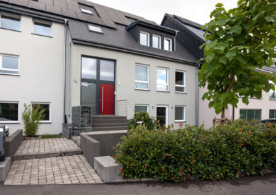 Neubau Einfamilien­wohnhaus mit Tierarztpraxis Consdorf